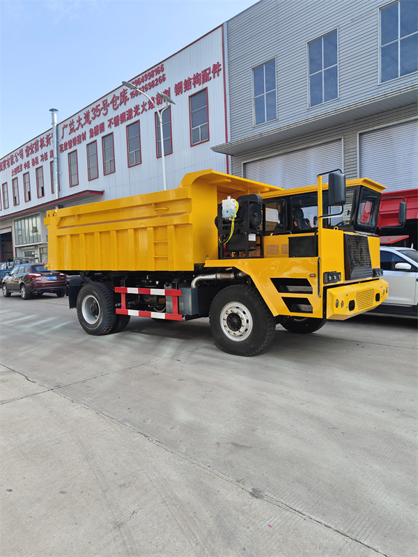 礦用四不像運(yùn)輸車